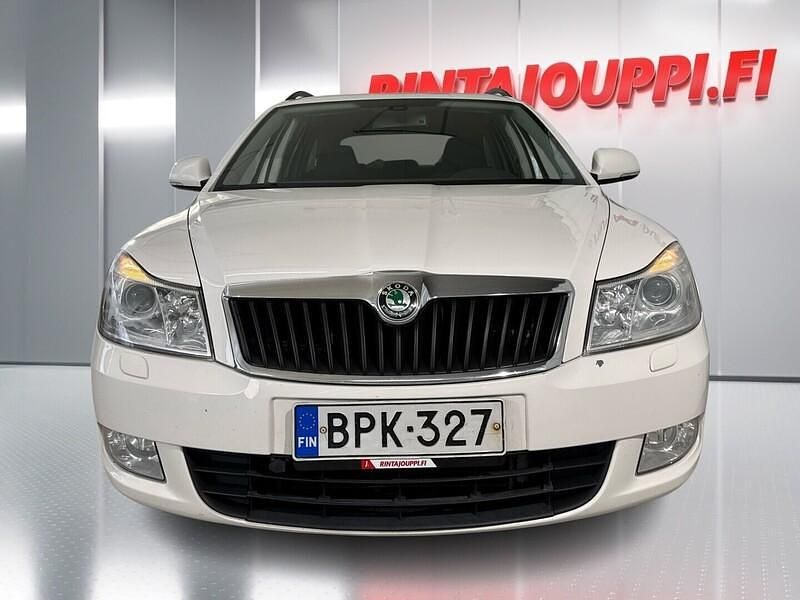 Käytetty Skoda Octavia Ambiente 122 HP (89 kW) 2011 Farmari