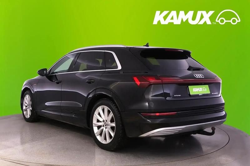 Käytetty Audi e-tron 313 HP (230 kW) 2020 Musta Katumaasturi