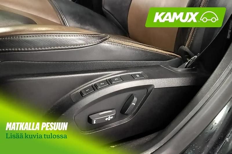 Käytetty Volvo V40 CC Summum 254 HP (186 kW) 2014 Musta Farmari