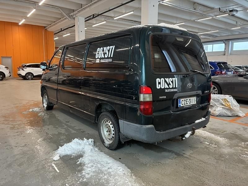 Käytetty Toyota HiAce 88 HP (64 kW) 2006 Van
