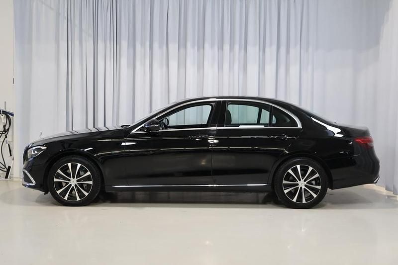 Käytetty Mercedes E300 Avantgarde 211 HP (155 kW) 2021 Musta Sedan