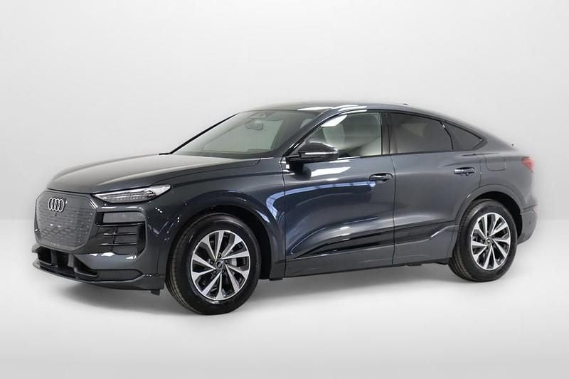 Uusi Audi Q6 e-tron Advanced 285 kW (388 HP) 2025 Manhattan harmaa met Katumaasturi