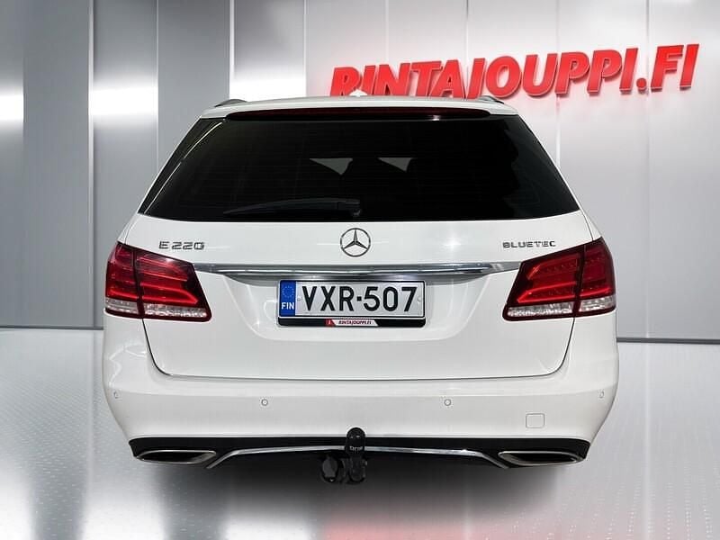 Käytetty Mercedes E220 Avantgarde 170 HP (125 kW) 2015 Farmari