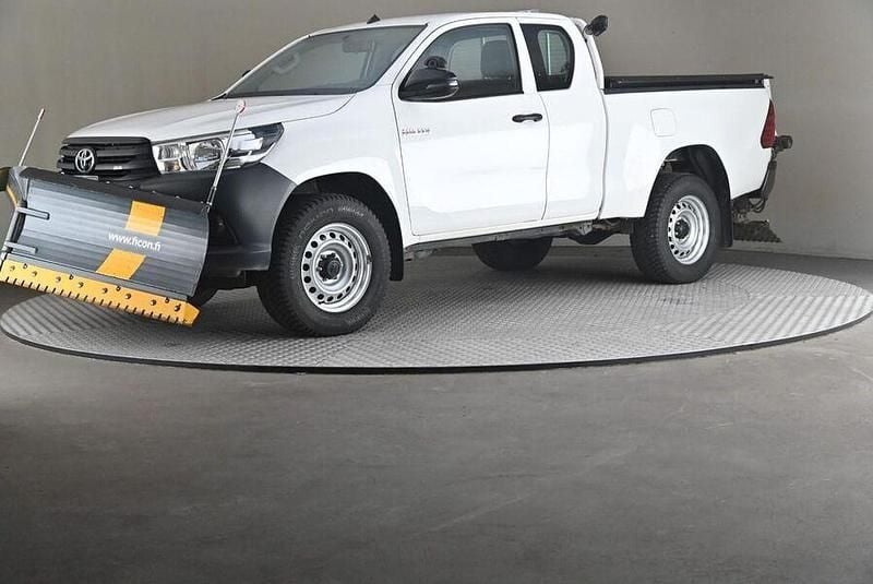 Käytetty Toyota HiLux Life 150 HP (110 kW) 2020 Nouto