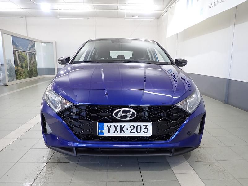 Käytetty Hyundai i20 Comfort 101 HP (74 kW) 2018 Star dust metal Viistoperä