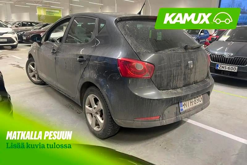 Käytetty Seat Ibiza Copa 105 HP (77 kW) 2011 Hopea / harmaa Sedan