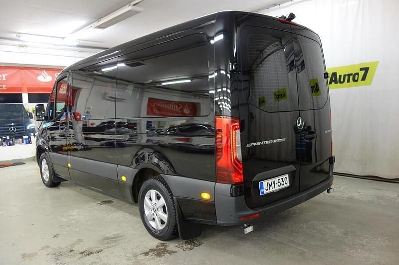 Käytetty Mercedes Sprinter 170 HP (125 kW) 2024 Musta Van