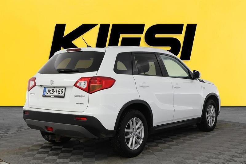 Käytetty Suzuki Vitara GL 120 HP (88 kW) 2016 Katumaasturi