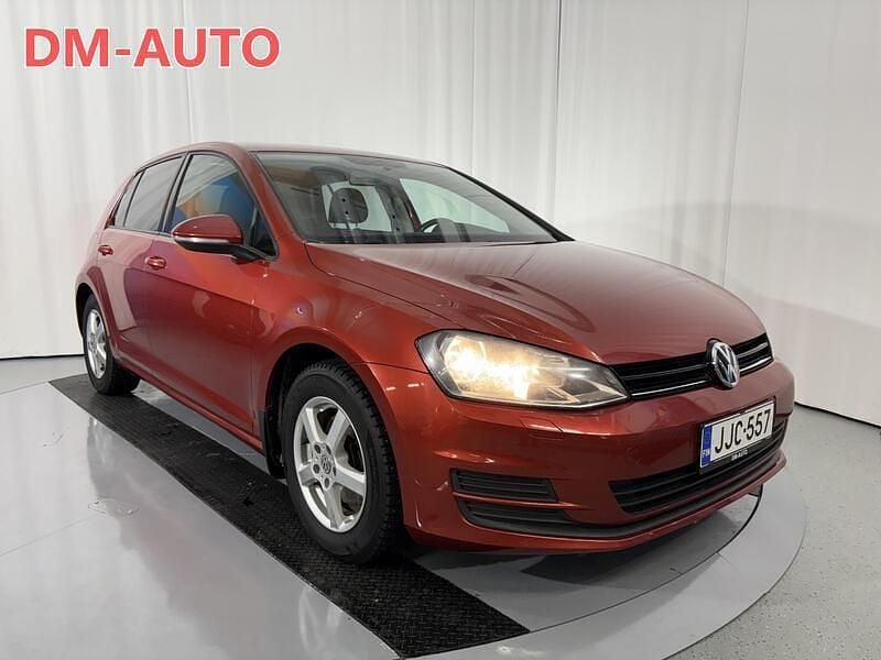 Käytetty VW Golf VII 122 HP (89 kW) 2014 Punainen Viistoperä