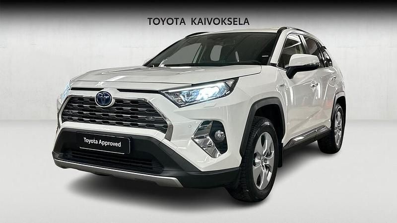 Valkoinen Käytetty 2021 Toyota RAV4 Hybrid Active Katumaasturi | 33 990 € (Perustarjous) - Kuva 1/4