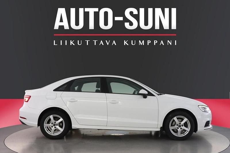 Käytetty Audi A3 Business 116 HP (85 kW) 2017 Valkoinen Sedan