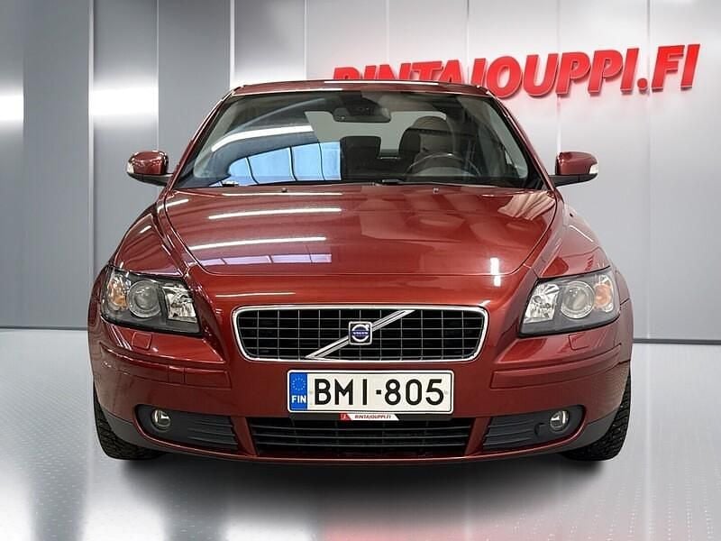 Käytetty Volvo S40 Momentum 125 HP (91 kW) 2007 Punainen Sedan