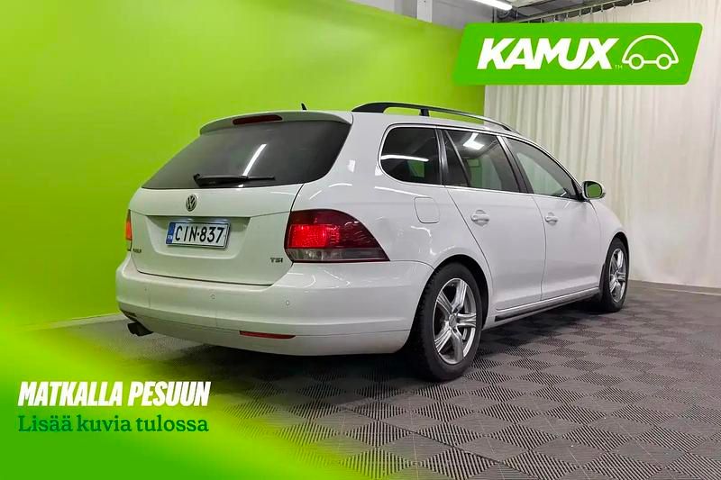 Käytetty VW Golf VII Highline 122 HP (89 kW) 2012 Valkoinen Farmari