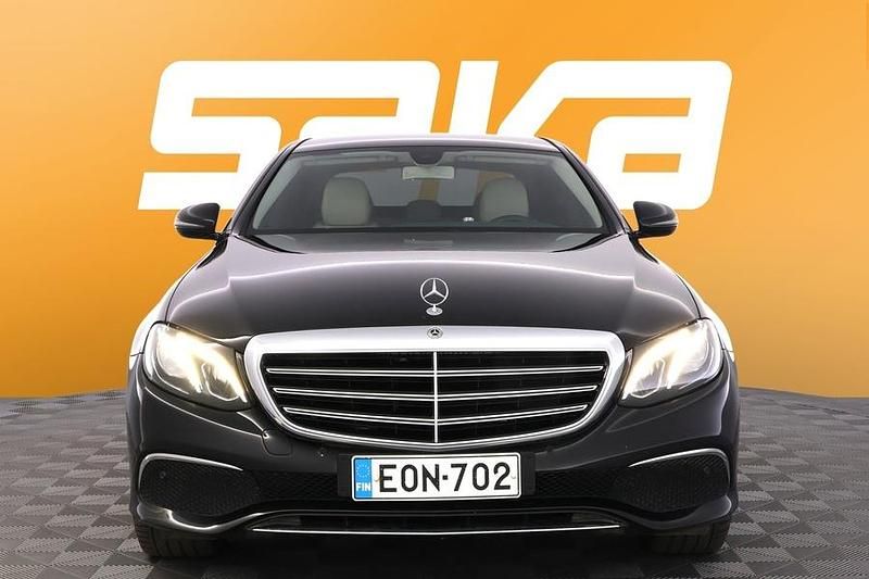 Käytetty Mercedes E200 Business 150 HP (110 kW) 2017 Sedan