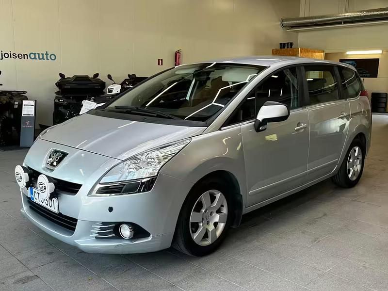 Käytetty 2010 Peugeot 5008 Premium Tila-auto | 3 290 € - Kuva 1/3