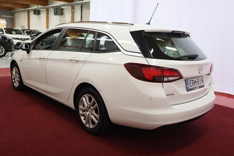 Käytetty Opel Astra Comfort 105 HP (77 kW) 2019 Viistoperä