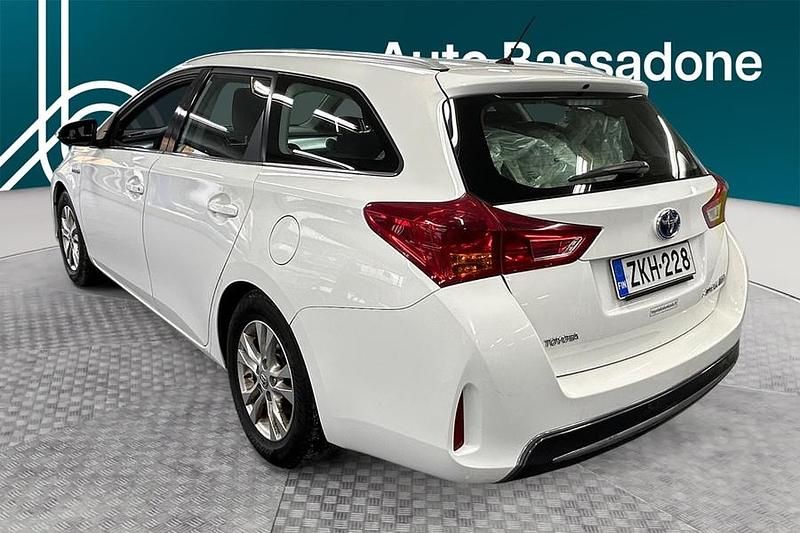 Käytetty Toyota Auris Touring Sports Active 99 HP (72 kW) 2014 Farmari
