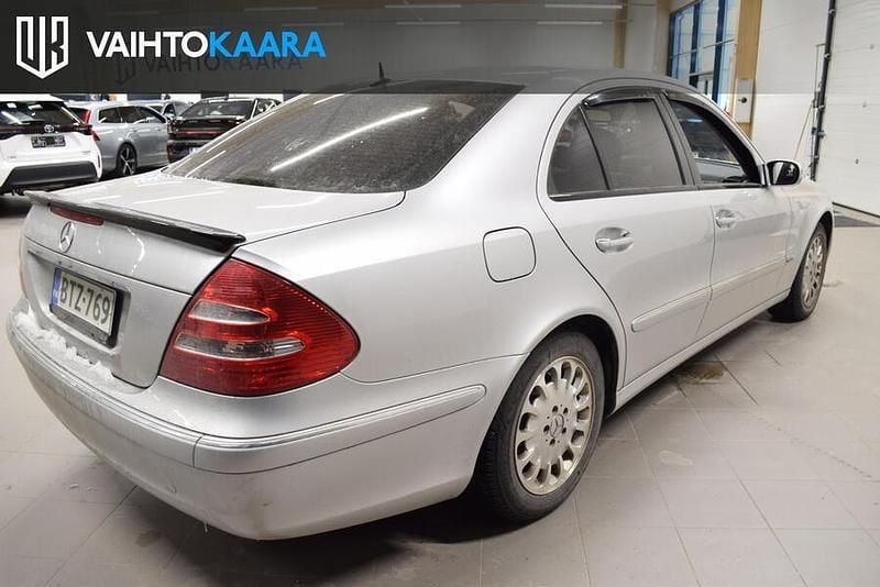 Käytetty Mercedes E240 Elegance 177 HP (130 kW) 2003 Sedan
