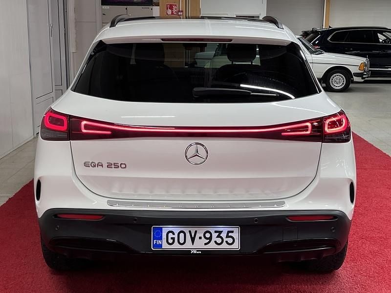 Käytetty Mercedes EQA250 AMG 139 kW (190 HP) 2021 Katumaasturi