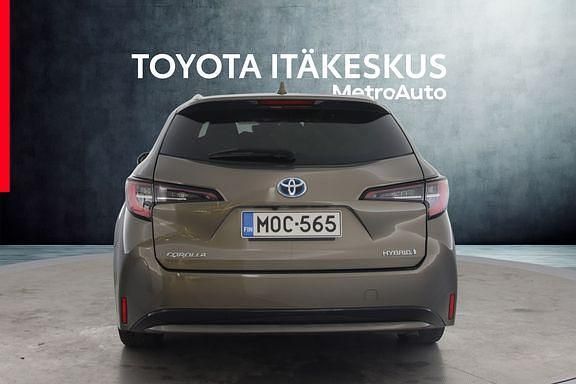 Käytetty Toyota Corolla Edition 121 HP (88 kW) 2022 Ruskea (beige) Farmari