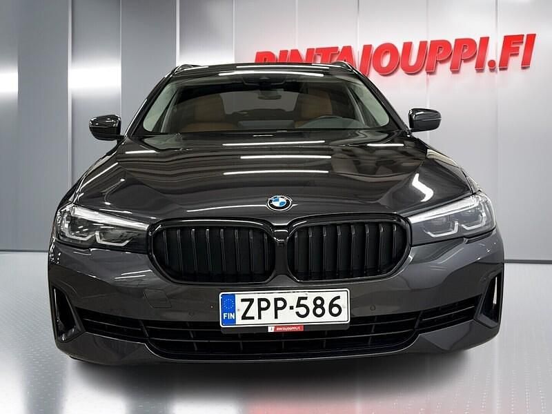Käytetty BMW 530e 292 HP (214 kW) 2021 Harmaa Farmari
