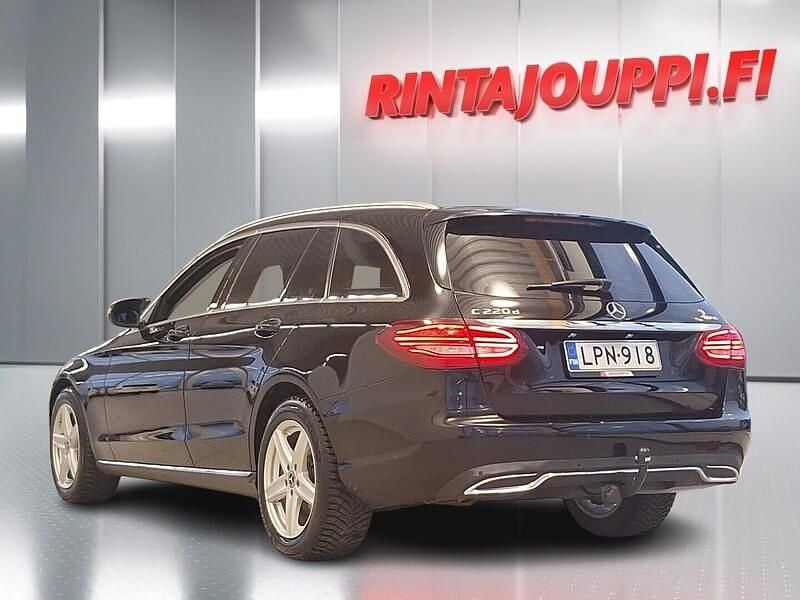 Käytetty Mercedes C220 Business 170 HP (125 kW) 2017 Musta Sedan