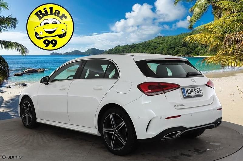 Käytetty Mercedes A250 Business 160 HP (117 kW) 2023 Viistoperä