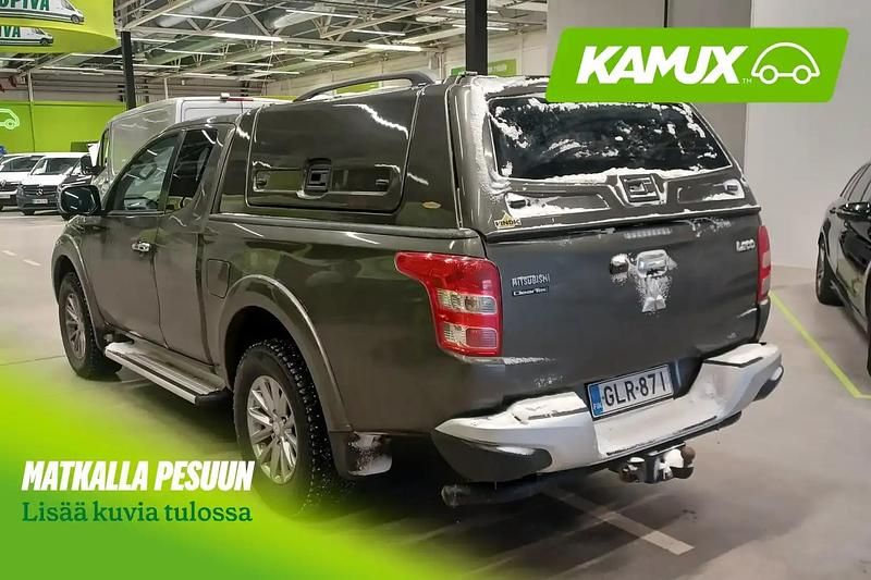 Käytetty Mitsubishi L200 181 HP (133 kW) 2015 Vihreä Nouto