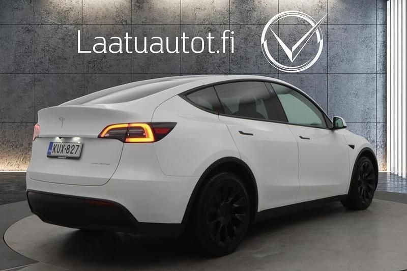 Käytetty Tesla Model Y 258 kW (351 HP) 2022 Katumaasturi