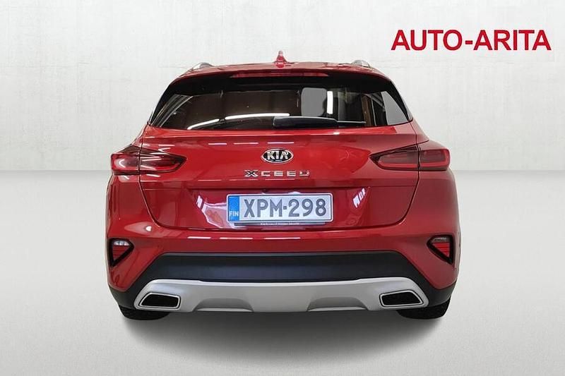 Käytetty Kia XCeed EX 160 HP (117 kW) 2021 Punainen Katumaasturi