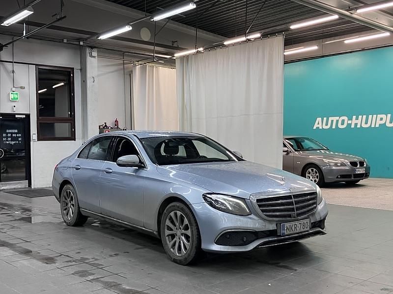 Käytetty 2017 Mercedes E220 Business Sedan | 28 800 € (Perustarjous) - Kuva 1/4
