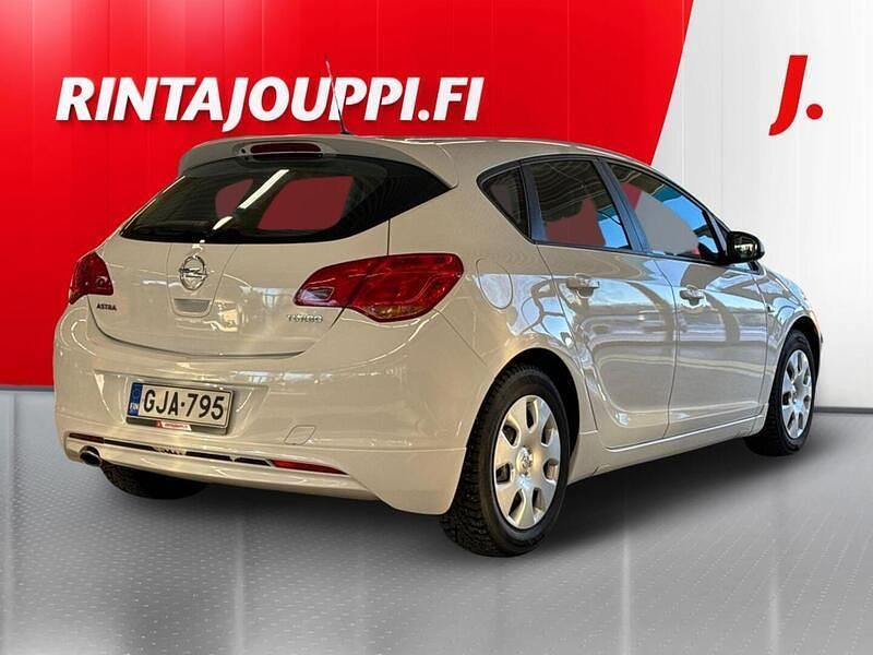 Käytetty Opel Astra Enjoy 140 HP (102 kW) 2011 Valkoinen Viistoperä