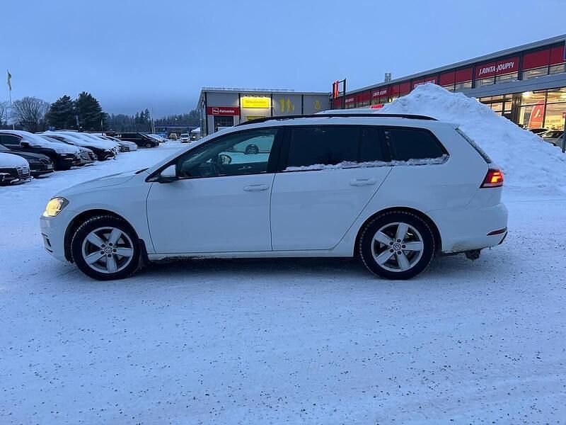 Käytetty VW Golf VII Comfortline 110 HP (80 kW) 2018 Farmari
