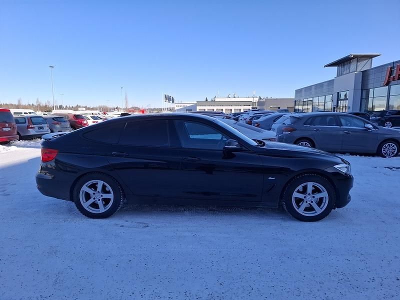 Käytetty BMW 320 Gran Turismo Sport Line 190 HP (139 kW) 2016 Musta Sedan