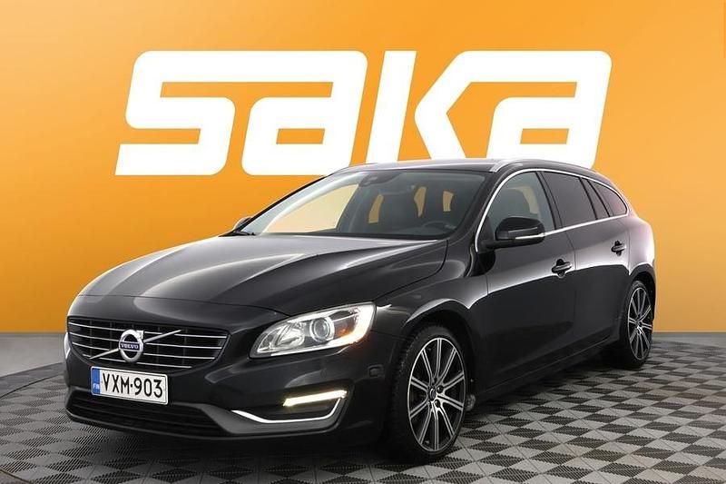 Käytetty Volvo V60 Summum 215 HP (158 kW) 2014 Farmari