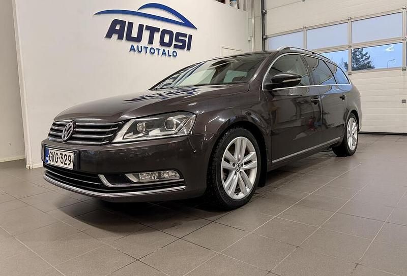 Ruskea Käytetty 2012 VW Passat Highline Farmari | 7 780 € (Perustarjous) - Kuva 1/4
