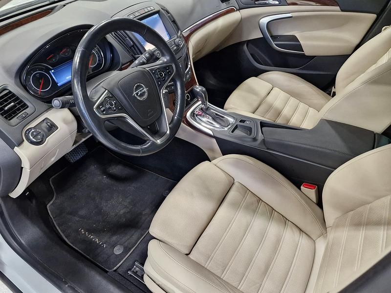 Käytetty Opel Insignia Edition 170 HP (125 kW) 2016 Valkoinen Viistoperä