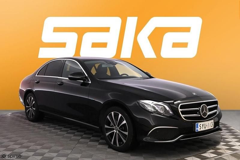 Käytetty 2020 Mercedes E300 Edition 1 Sedan | 29 590 € (Supertarjous) - Kuva 1/3