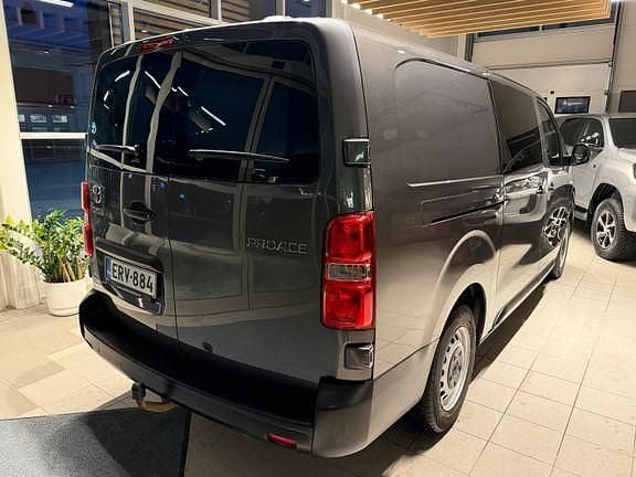 Käytetty Toyota Proace Edition 122 HP (89 kW) 2020 Harmaa Tila-auto