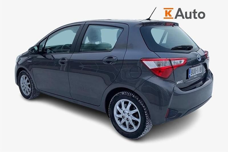Käytetty Toyota Yaris Hybrid Edition 73 HP (53 kW) 2017 Viistoperä