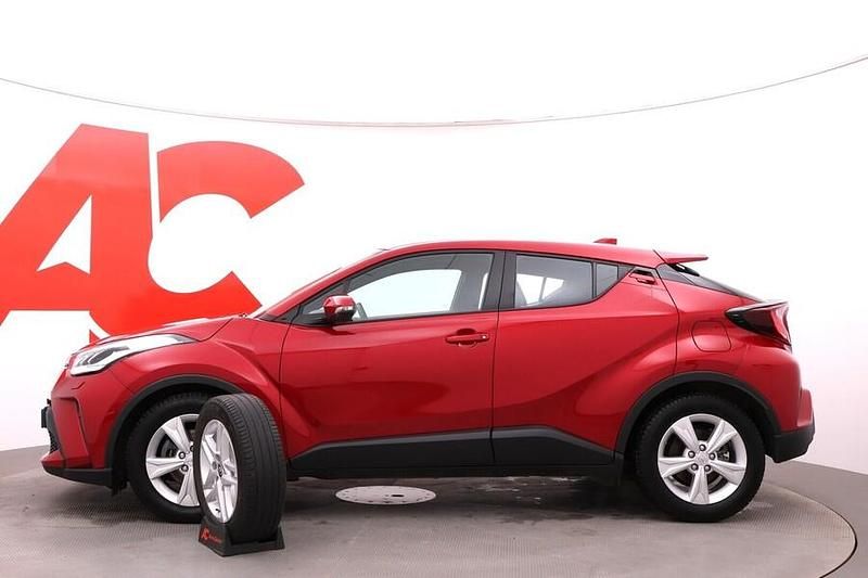Käytetty Toyota C-HR Active 122 HP (89 kW) 2023 Punainen Katumaasturi