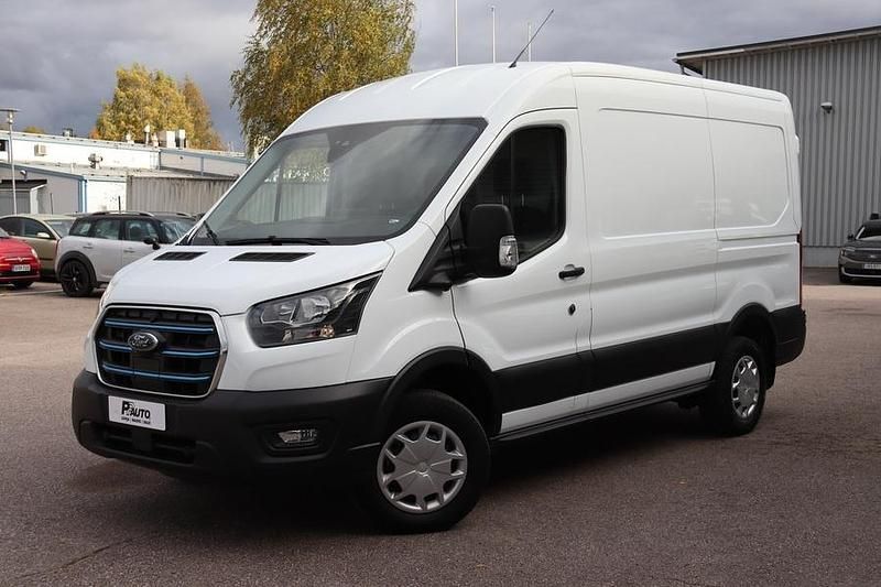 Käytetty Ford E-Transit Trend 135 kW (184 HP) 2023 Valkoinen Van