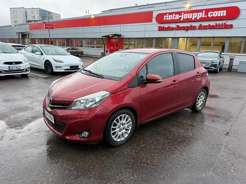 Käytetty 2013 Toyota Yaris Multidrive S Viistoperä | 11 900 € (Perustarjous) - Kuva 1/3