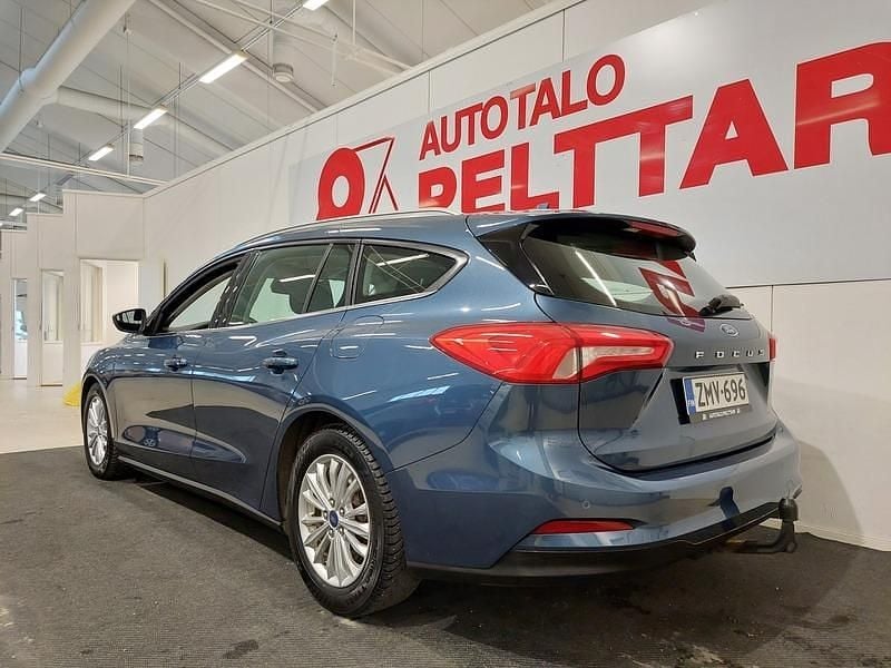 Käytetty Ford Focus Titanium 120 HP (88 kW) 2020 Sininen Farmari