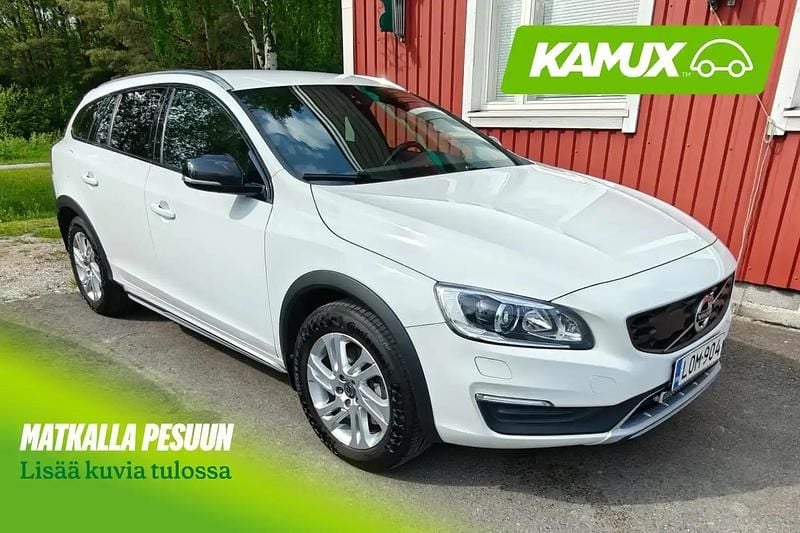 Valkoinen Käytetty 2018 Volvo V60 CC Business Edition Farmari | 16 990 € (Perustarjous) - Kuva 1/2