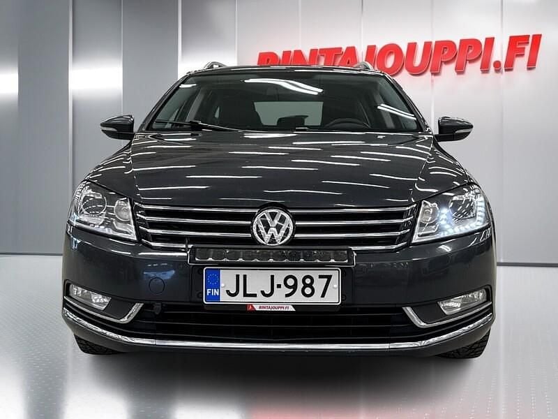 Käytetty VW Passat Comfortline 150 HP (110 kW) 2014 Harmaa Farmari