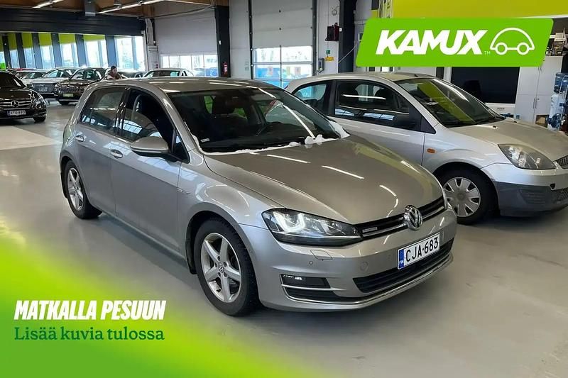 Käytetty VW Golf VII Highline 140 HP (102 kW) 2013 Hopea / harmaa Sedan