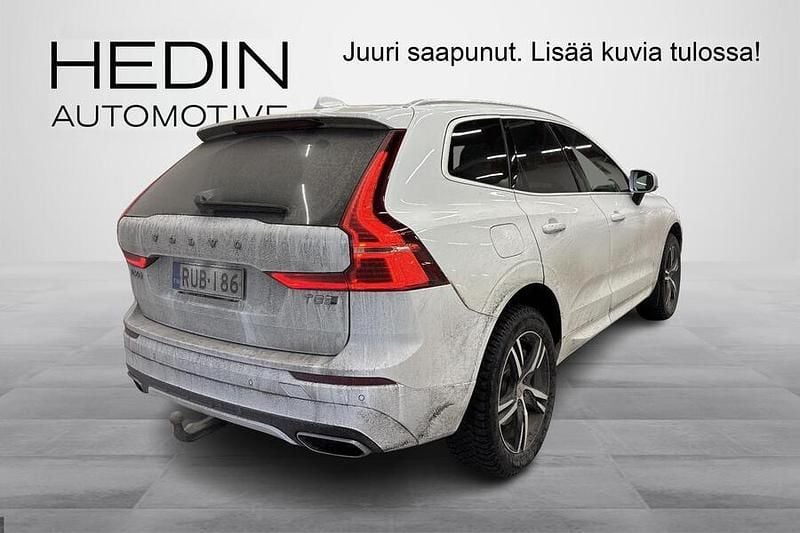 Käytetty Volvo XC60 R-Design 303 HP (222 kW) 2019 Valkoinen Katumaasturi