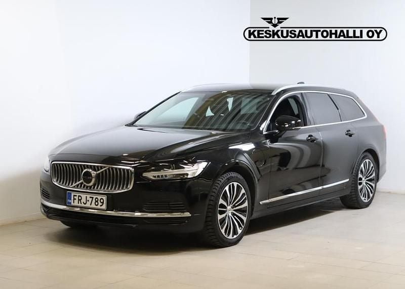 Käytetty Volvo V90 Core 350 HP (257 kW) 2023 Musta Farmari