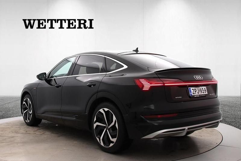 Käytetty Audi e-tron Sportback S-Line 300 kW (408 HP) 2022 Musta Katumaasturi